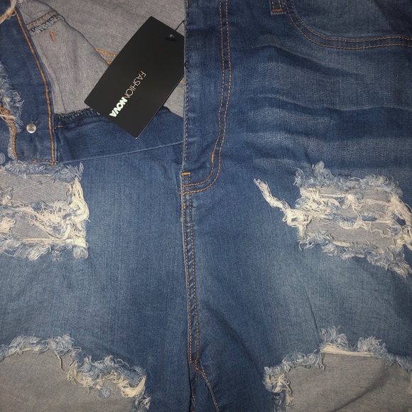 Bermuda Shorts - Picture 2 of 3